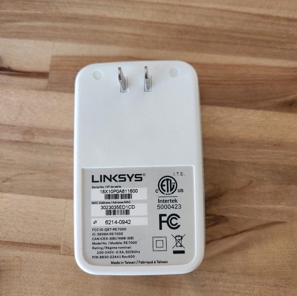 LINKSYS RE7000 WIFI Extender 2500 sq ft - Picture 5 of 5
